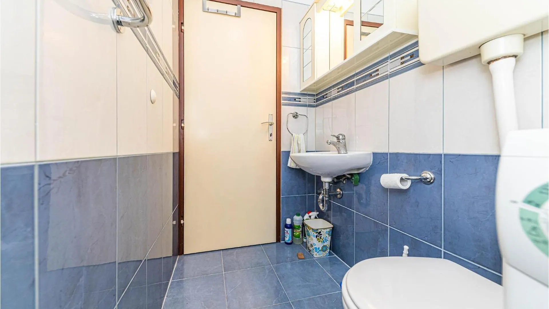Stunning Apartment In Trogir With Kitchen