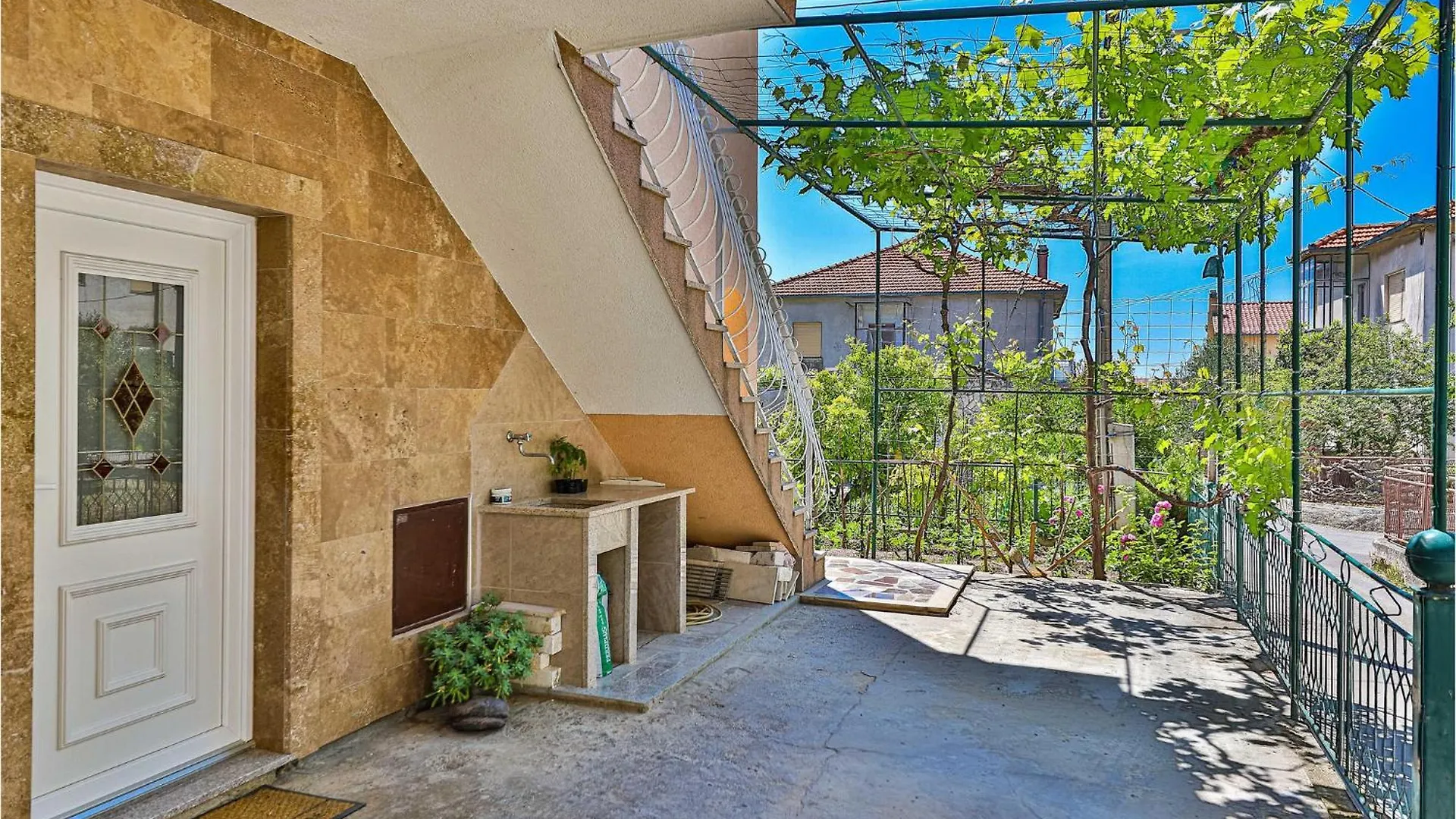 Stunning Apartment In Trogir With Kitchen