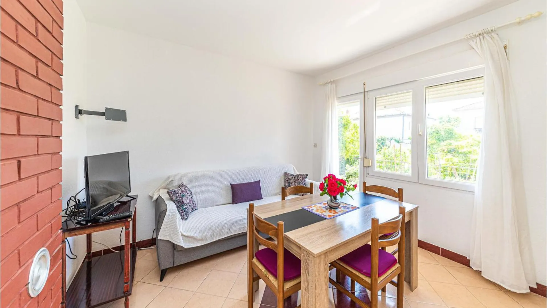 Stunning Apartment In Trogir With Kitchen